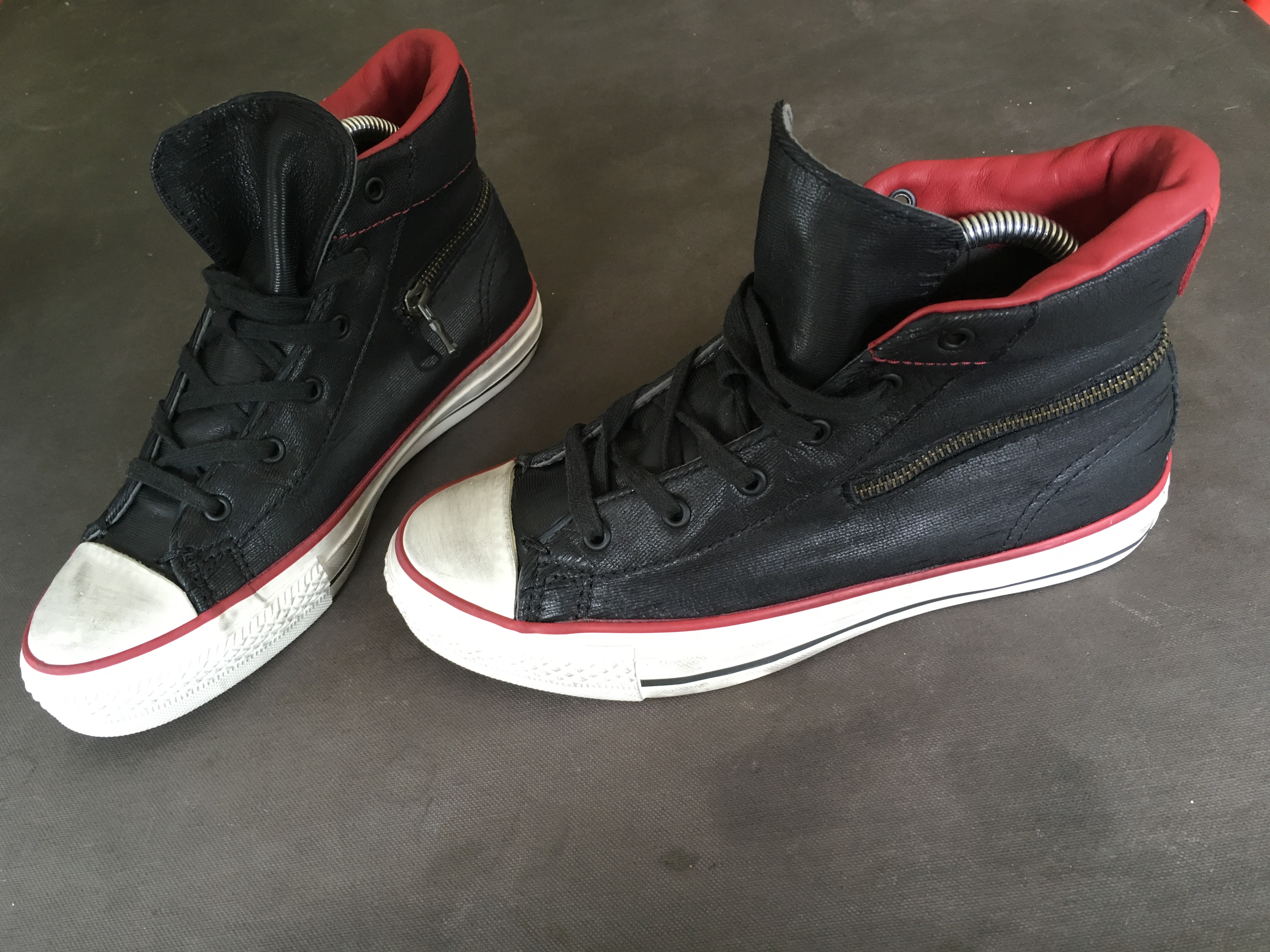 converse en cuir rouge